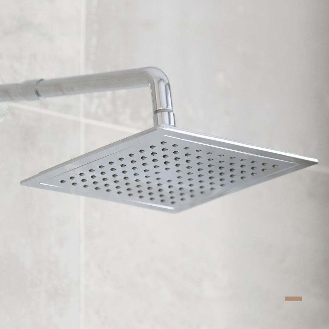 Regadera Iseo cuadrada sin brazo